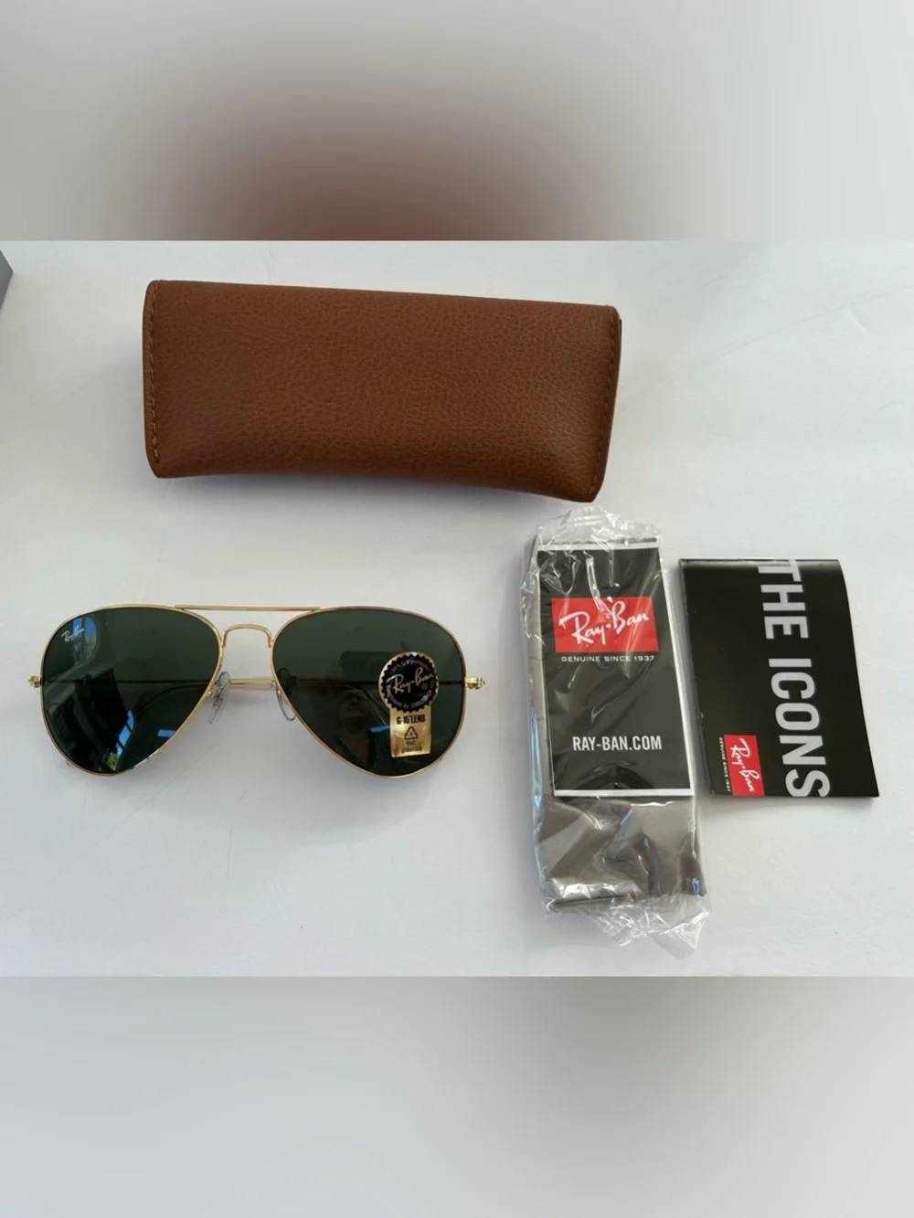 Ray-Ban Classic Aviator Gold Frame Sunglasses with Grey Lenses